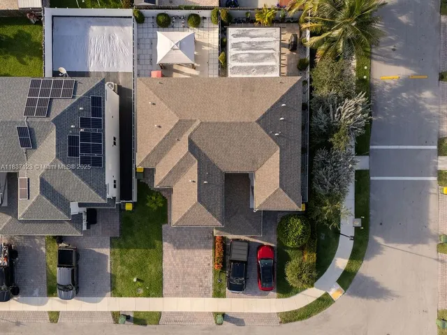 $435,000 | 879 Southeast 19th Street, Homestead, FL 33034