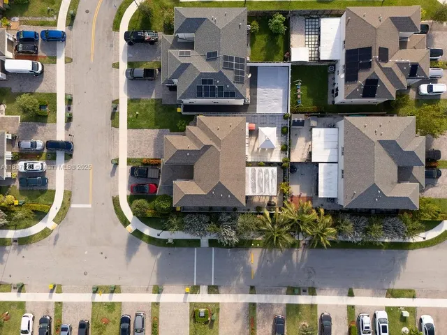 $435,000 | 879 Southeast 19th Street, Homestead, FL 33034