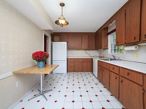 212 Kent Street Brookline, MA 02446 - Photo 2 of 8 Gallery Image 2