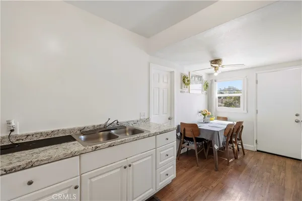 $1,100,000 | 1534 East Broadway, Glendale, CA 91205