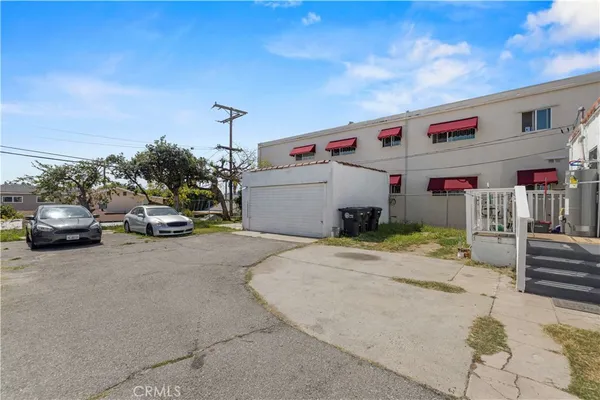 $1,100,000 | 1534 East Broadway, Glendale, CA 91205