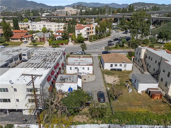 $1,100,000 | 1534 East Broadway, Glendale, CA 91205