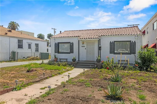 $1,100,000 | 1534 East Broadway, Glendale, CA 91205