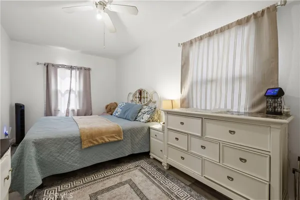 $1,100,000 | 1534 East Broadway, Glendale, CA 91205