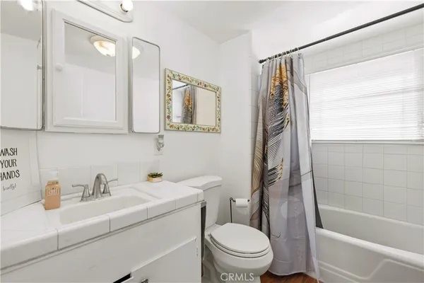 $1,100,000 | 1534 East Broadway, Glendale, CA 91205