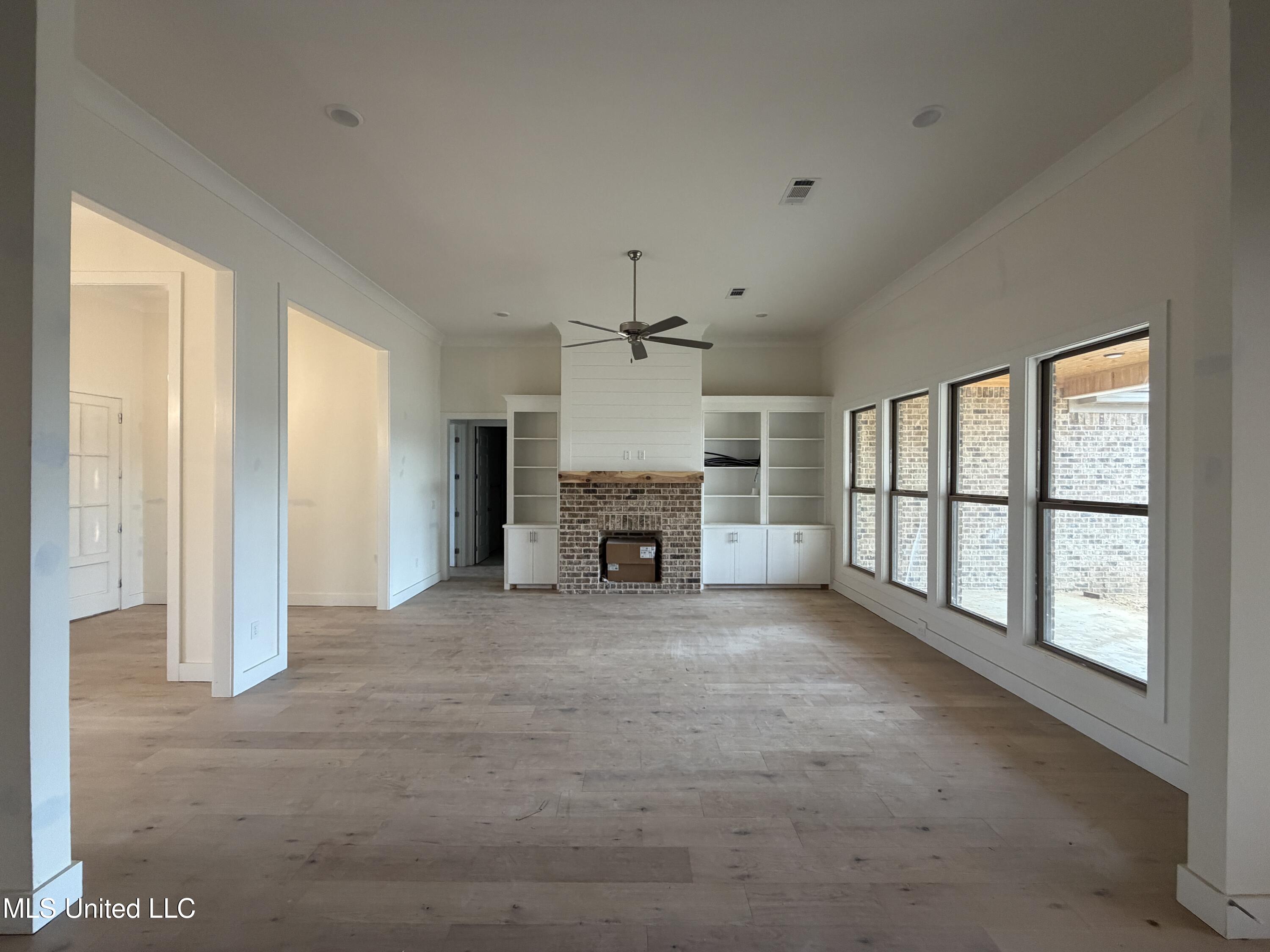 413 Lennon Lane Brandon, MS 39047 - Photo 4 of 31 IMG_3159