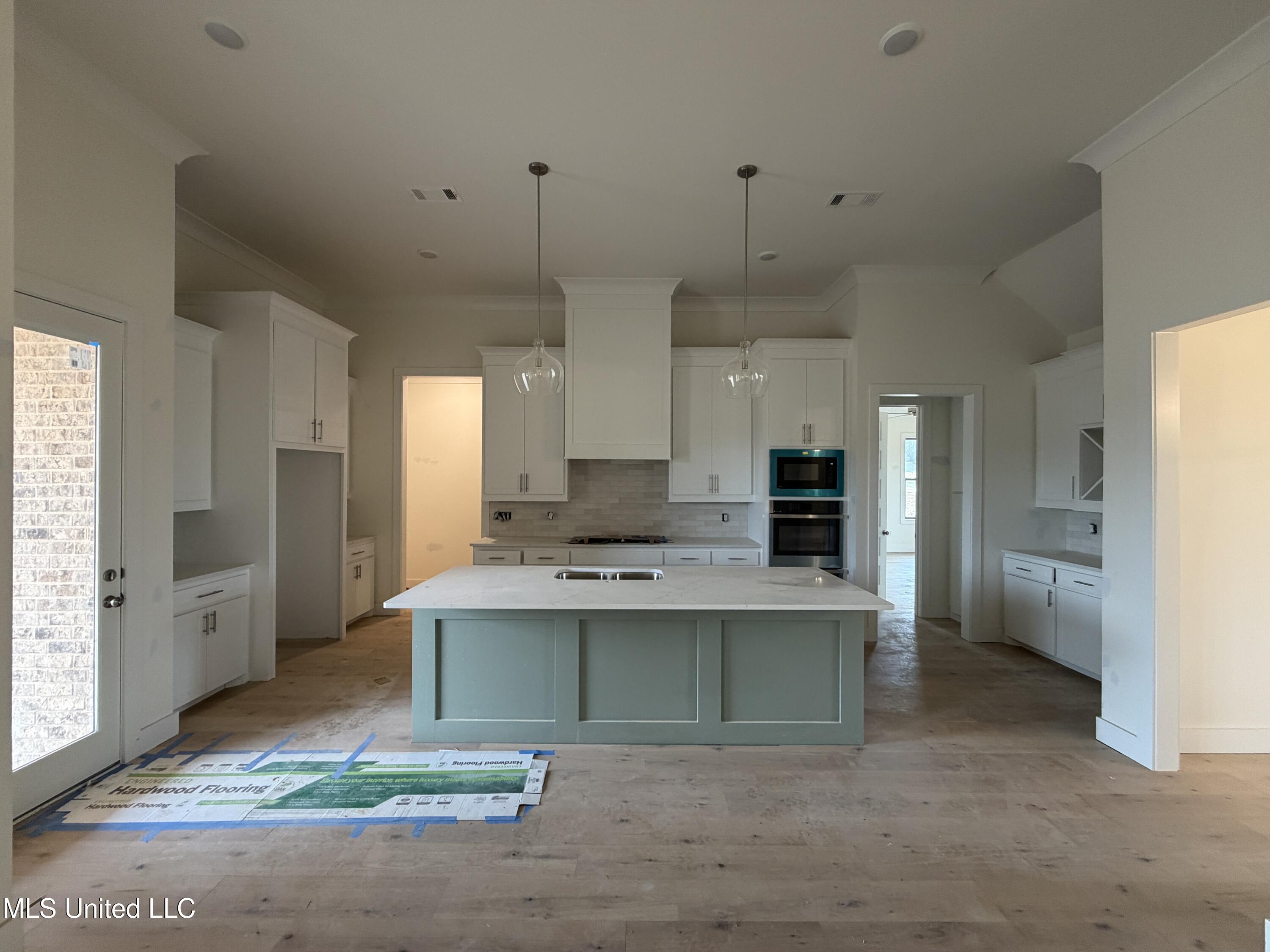 413 Lennon Lane Brandon, MS 39047 - Photo 5 of 31 IMG_3160