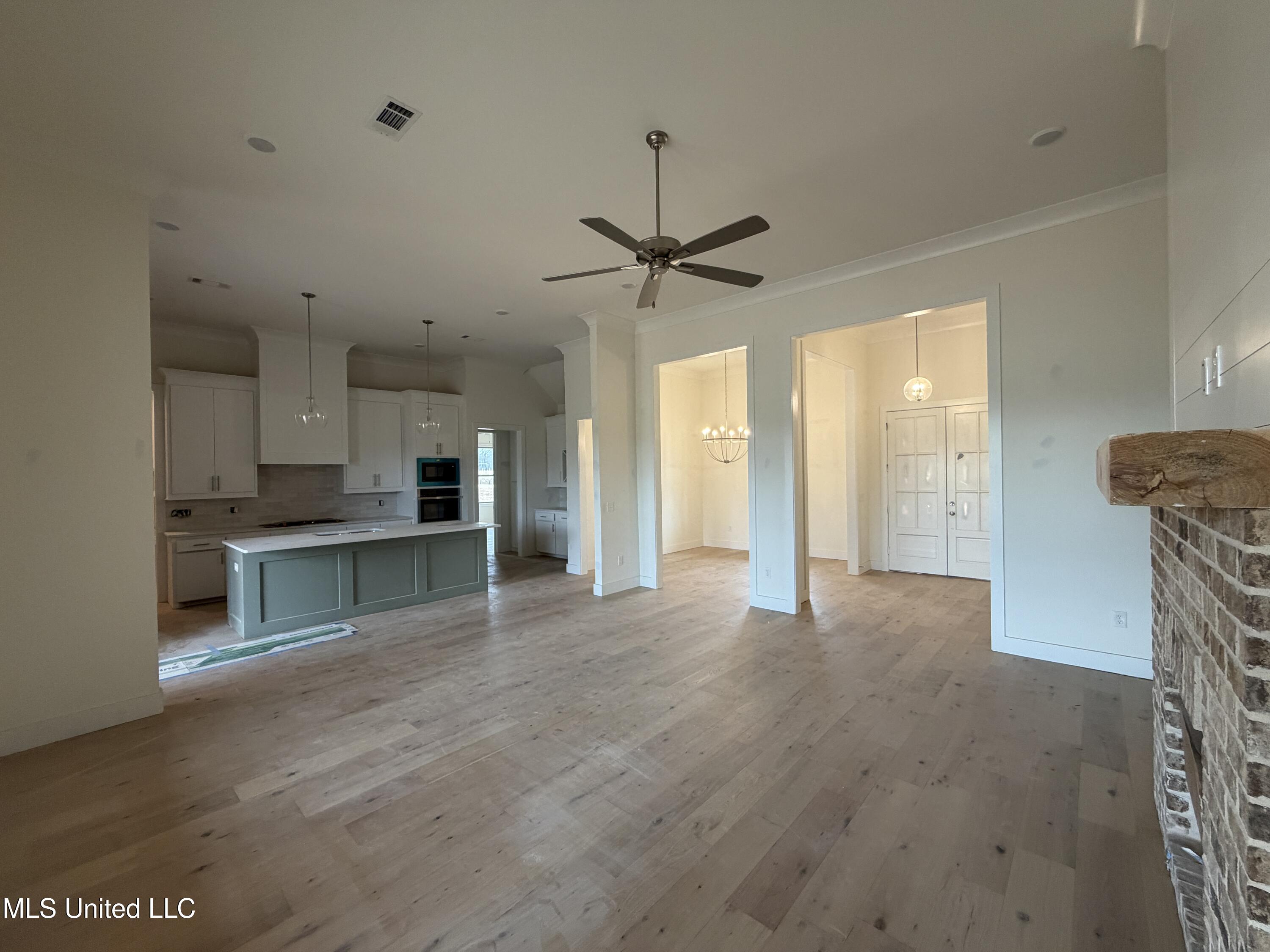 413 Lennon Lane Brandon, MS 39047 - Photo 6 of 31 IMG_3161