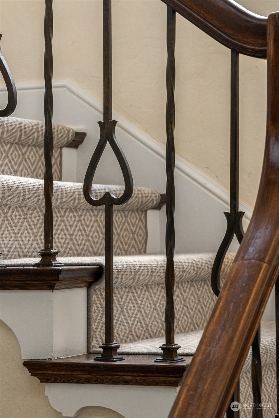 2045 Parkside Drive East Seattle, WA 98112 - Photo 5 of 38