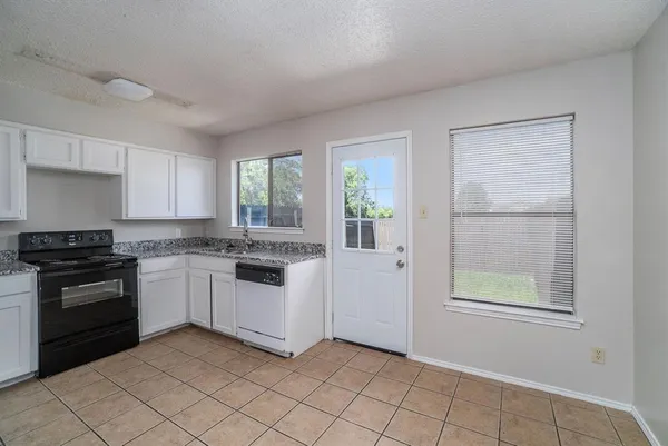$1,600 | 3301 Aurora Street, Unit B, Haltom City, TX 76117