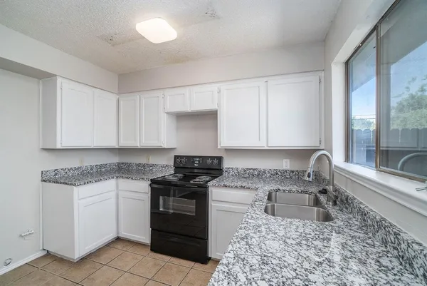 $1,600 | 3301 Aurora Street, Unit B, Haltom City, TX 76117