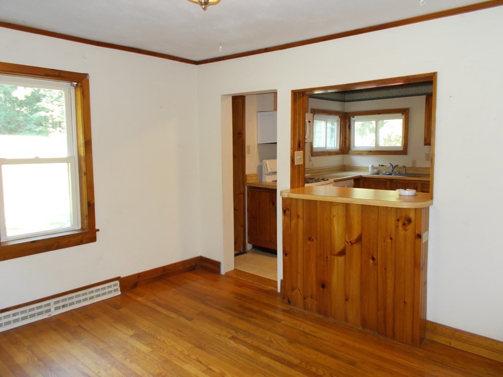 589 Florence Road Northampton, MA 01062 - Photo 4 of 18