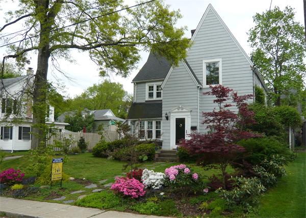 22 Liberty Street Holyoke, MA 01040 - Photo 3 of 23