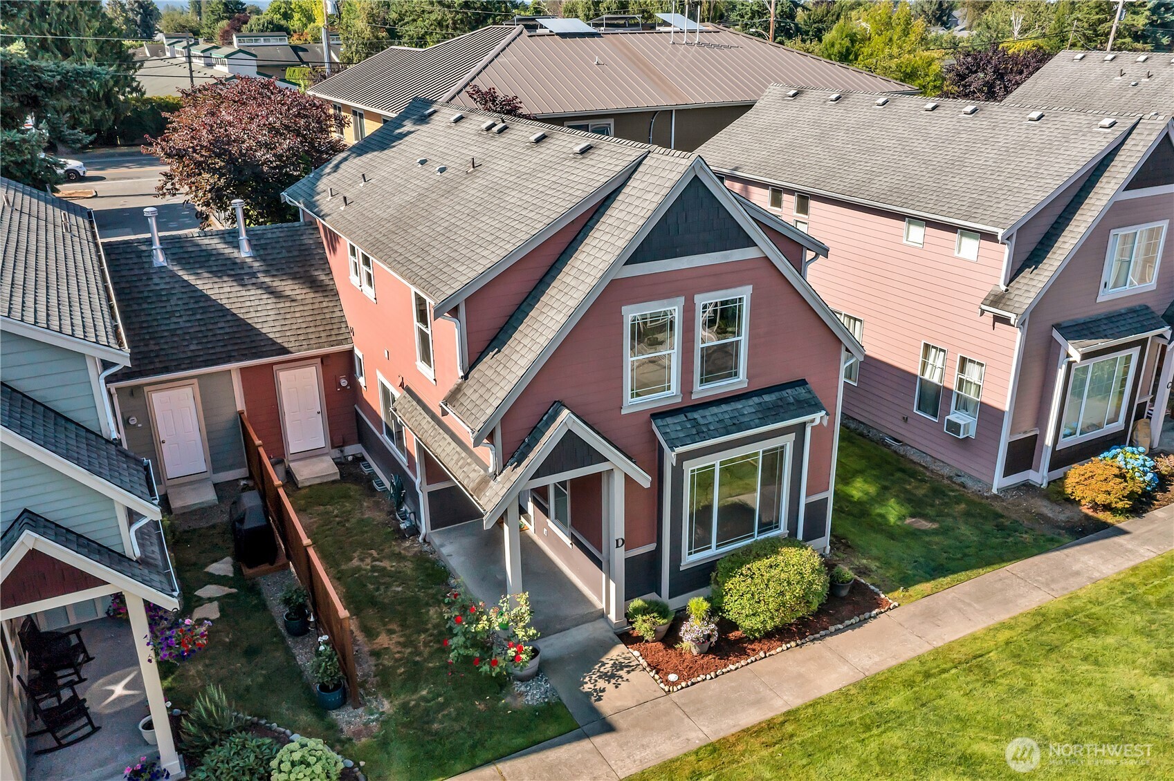 1720 Garfield Street, Unit 4 Enumclaw, WA 98022 - Photo 2 of 38 front view of a house with a yard