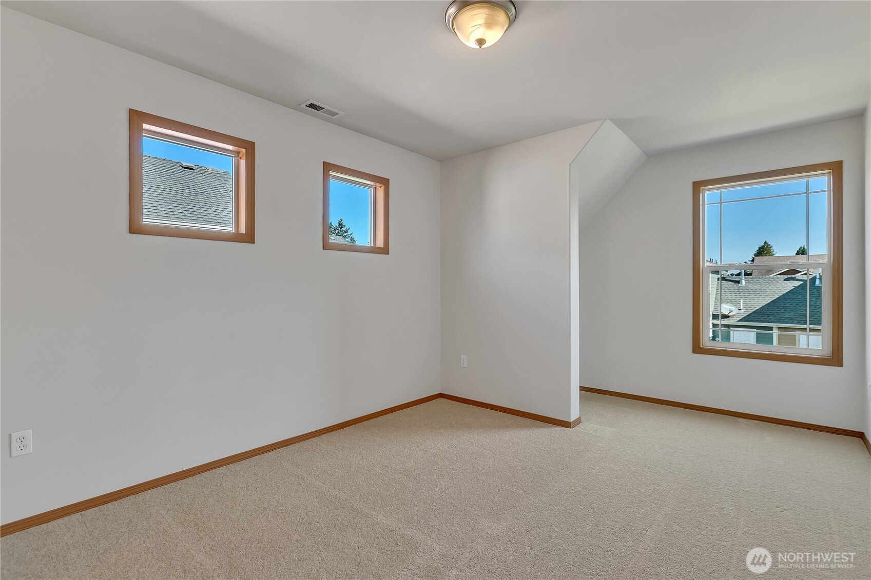 1720 Garfield Street, Unit 4 Enumclaw, WA 98022 - Photo 31 of 38 a view of an empty room with a window