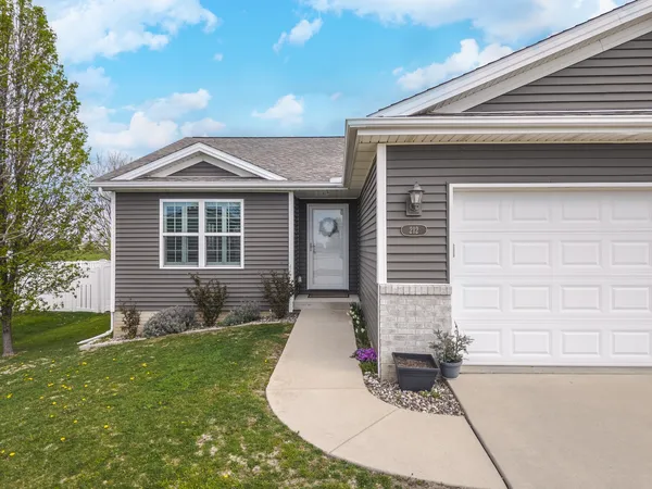 $325,000 | 212 Springdale Avenue, Bloomington, IL 61704