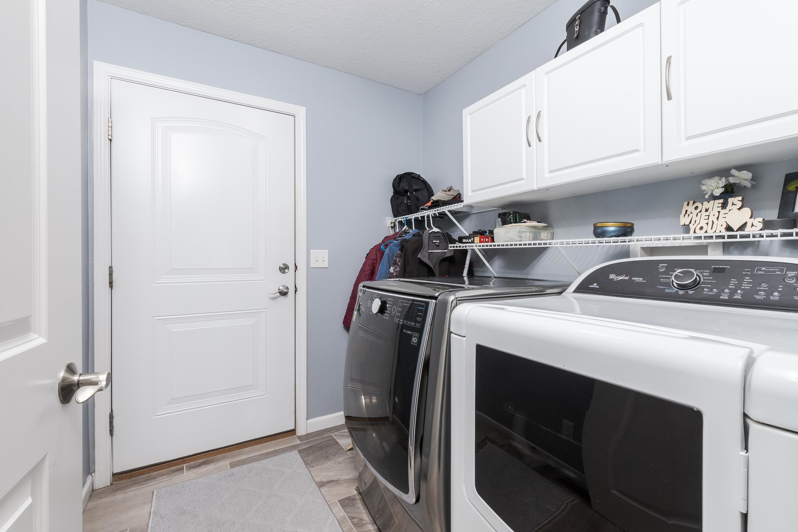 212 Springdale Avenue Bloomington, IL 61704 - Photo 22 of 37 a utility room with dryer and washer