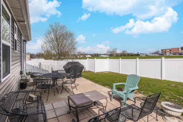 $325,000 | 212 Springdale Avenue, Bloomington, IL 61704