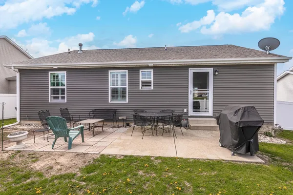 $325,000 | 212 Springdale Avenue, Bloomington, IL 61704