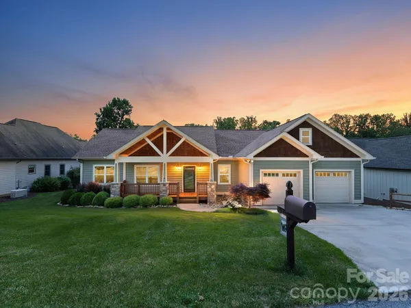 $634,900 | 4 Farm Pond Lane, Candler, NC 28715