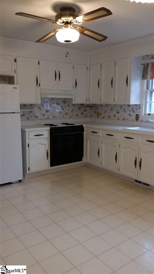 9 East Chaucer Road Greenville, SC 29617 - Photo 3 of 8 Gallery Image 3