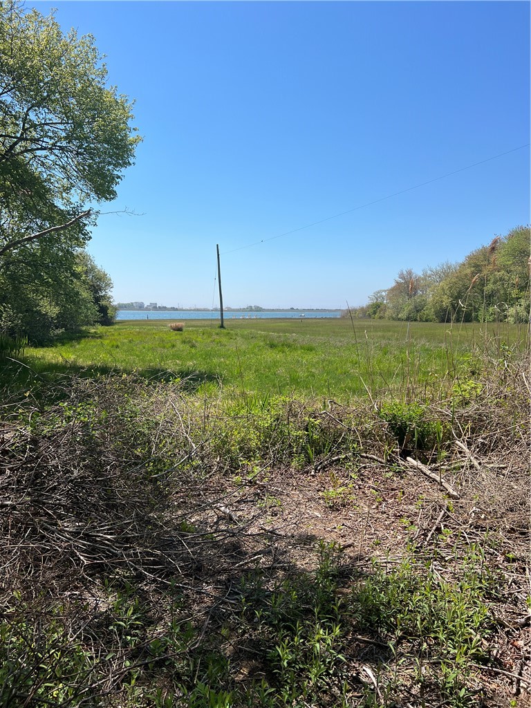 20 Vía Roma Westerly, RI 02891 - Photo 7 of 12