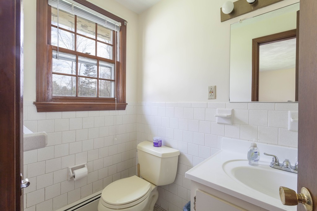 9 John Swift Road Acton, MA 01720 - Photo 10 of 22 Gallery Image 10