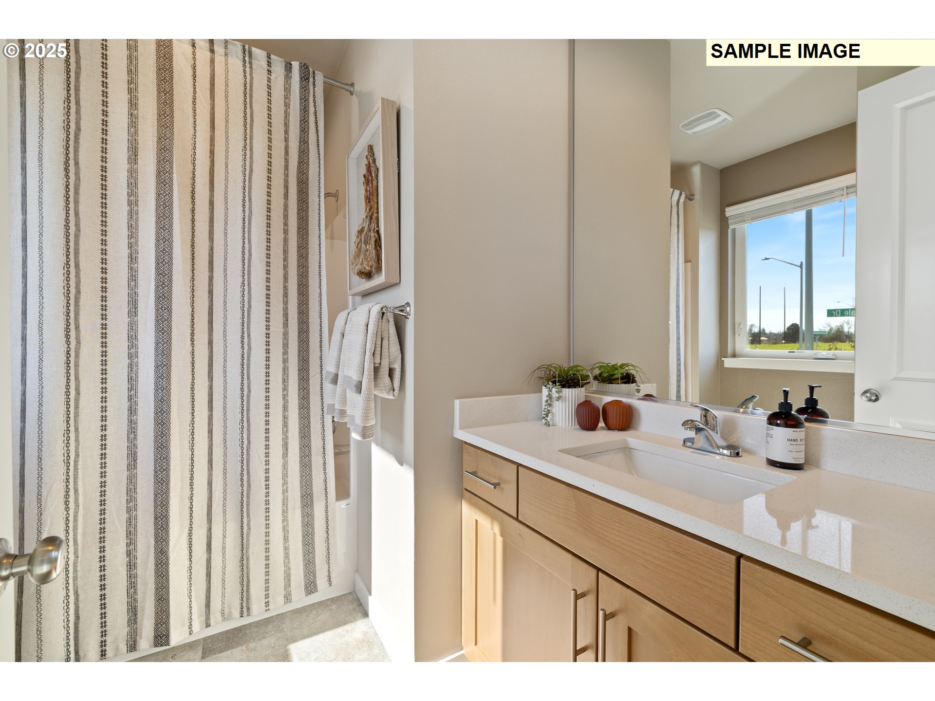 3076 Olympic Street, Unit 17 Woodburn, OR 97071 - Photo 19 of 38