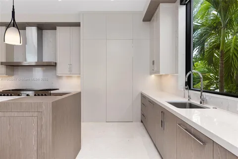 $35,995,000 | 3052 North Atlantic Boulevard, Fort Lauderdale, FL 33308