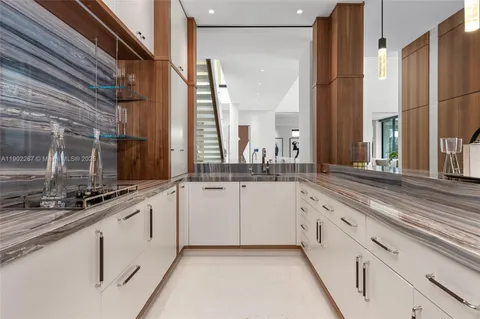 $35,995,000 | 3052 North Atlantic Boulevard, Fort Lauderdale, FL 33308