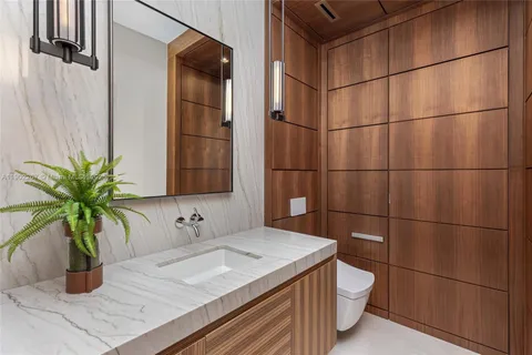 $35,995,000 | 3052 North Atlantic Boulevard, Fort Lauderdale, FL 33308