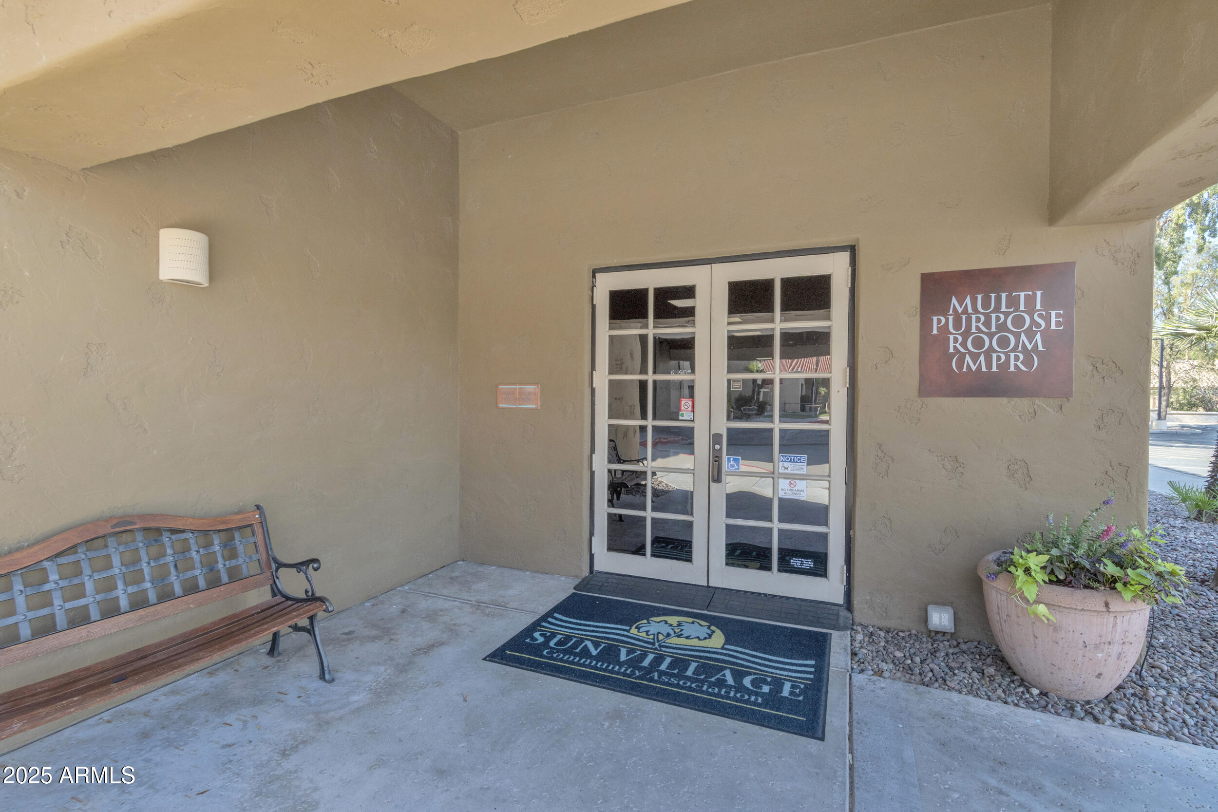 14300 West Bell Road, Unit 105 Surprise, AZ 85374 - Photo 25 of 45 a room with a chair