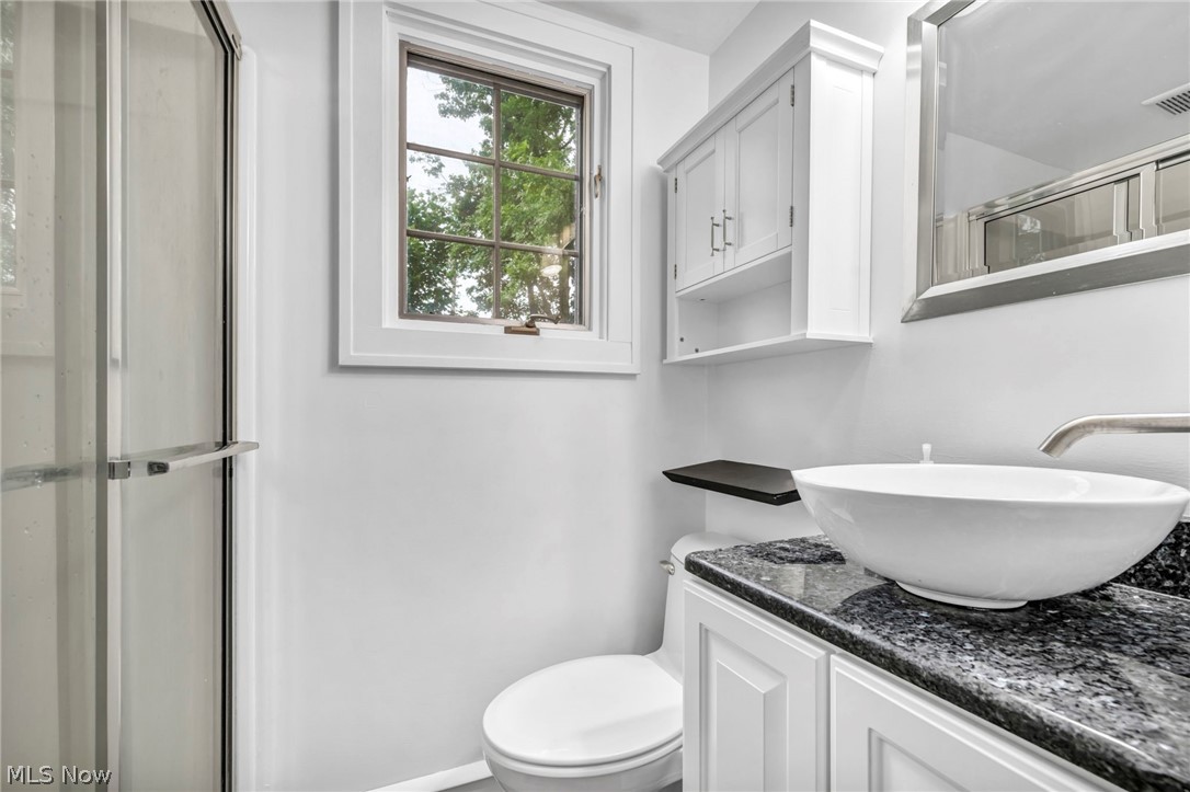 3990 Rosemond Road Cleveland, OH 44121 - Photo 10 of 19 Gallery Image 10