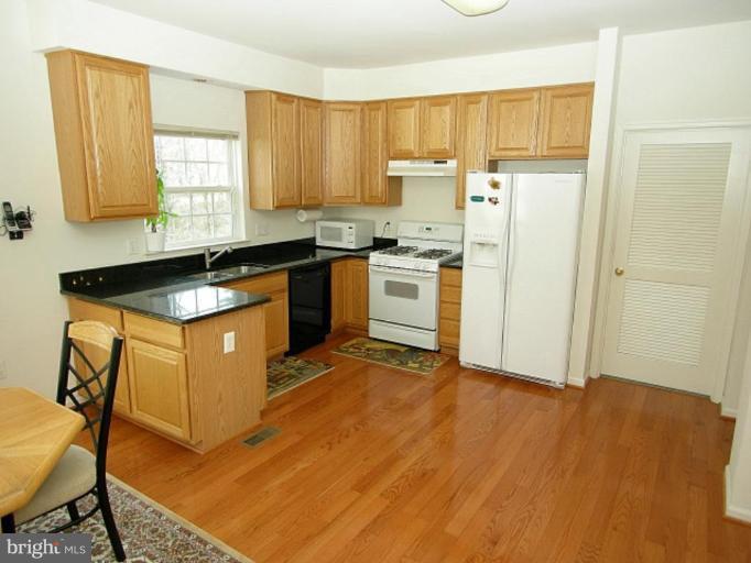 7733 Rotherham Drive Hanover, MD 21076 - Photo 4 of 19 Kitchen