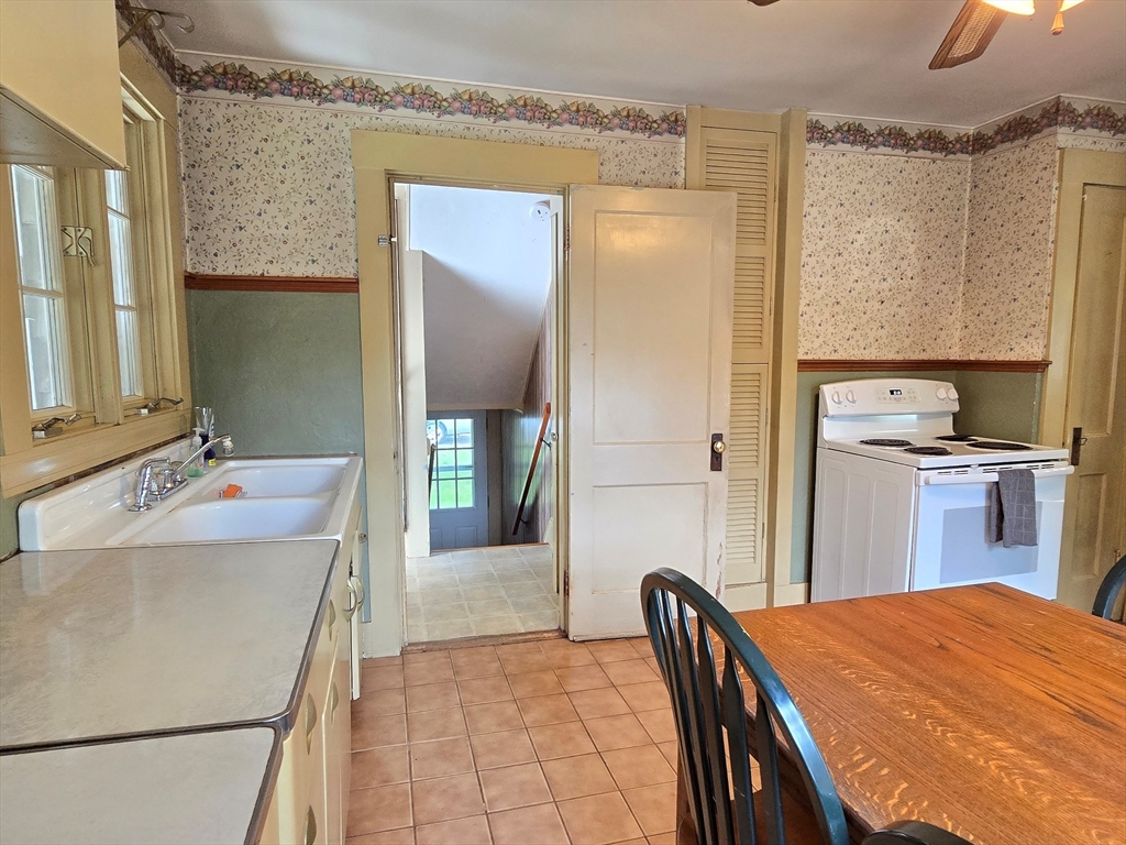 13 Clark Street Ashland, MA 01721 - Photo 15 of 33