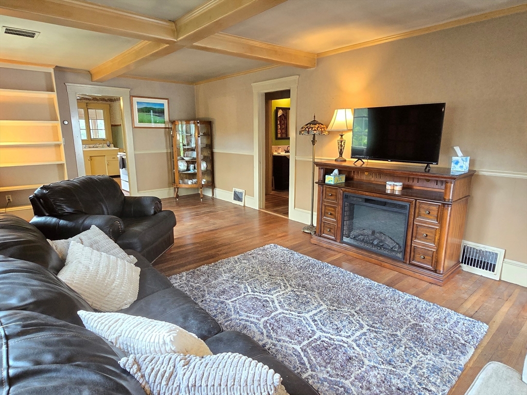 13 Clark Street Ashland, MA 01721 - Photo 10 of 33