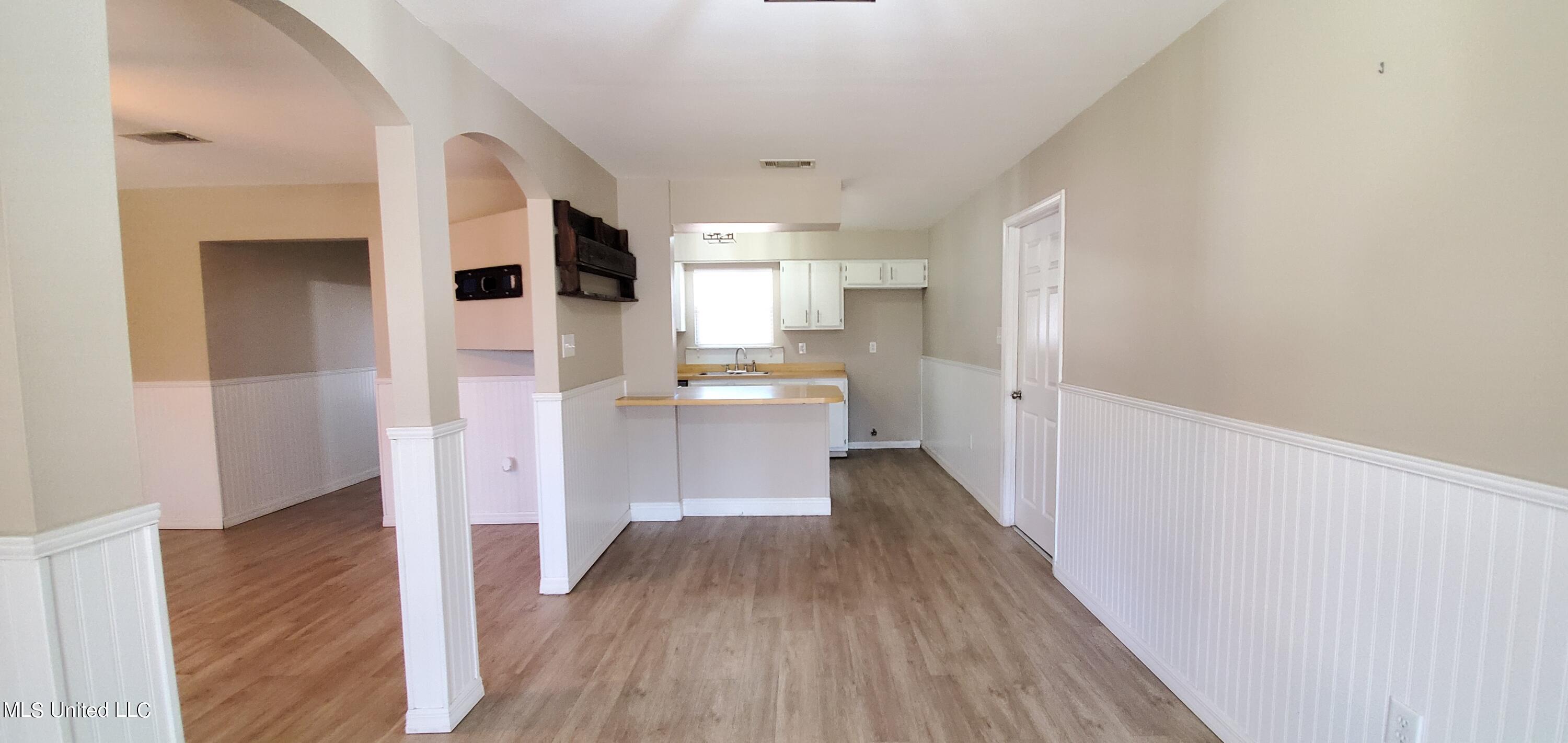4108 Groveland Road Ocean Springs, MS 39564 - Photo 6 of 26 20220220_110441