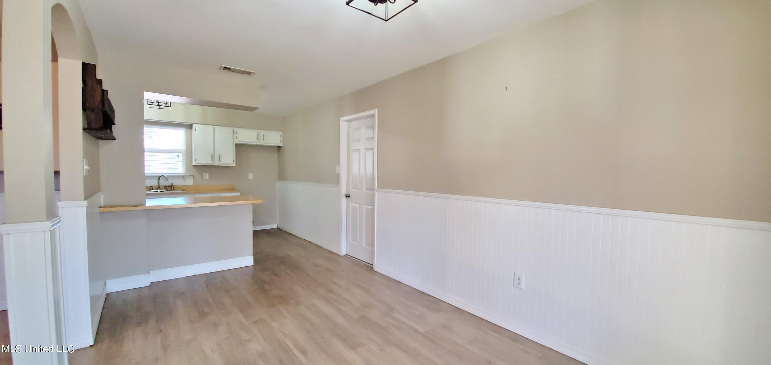 4108 Groveland Road Ocean Springs, MS 39564 - Photo 10 of 26 20220220_110309