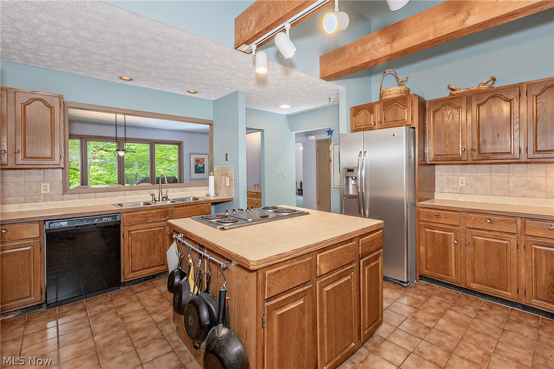 15490 Riddle Road Chagrin Falls, OH 44022 - Photo 14 of 47