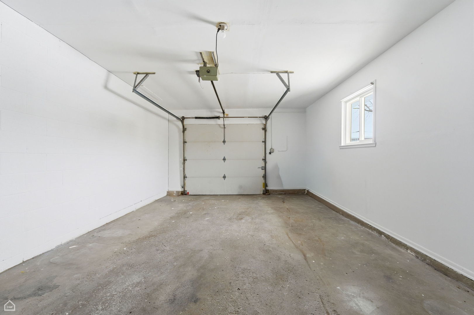 1081 Pinehurst Lane Schaumburg, IL 60193 - Photo 14 of 26 a view of a room with an entryway