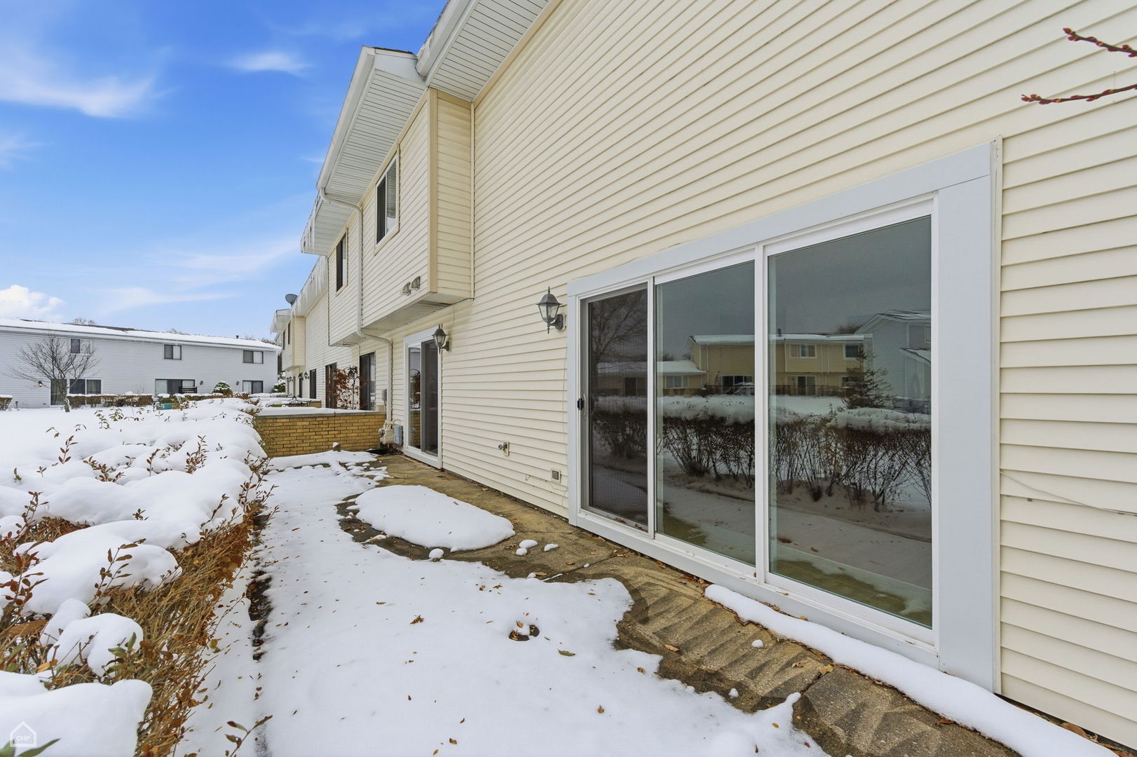 1081 Pinehurst Lane Schaumburg, IL 60193 - Photo 25 of 26 a view of a patio with chair and tables