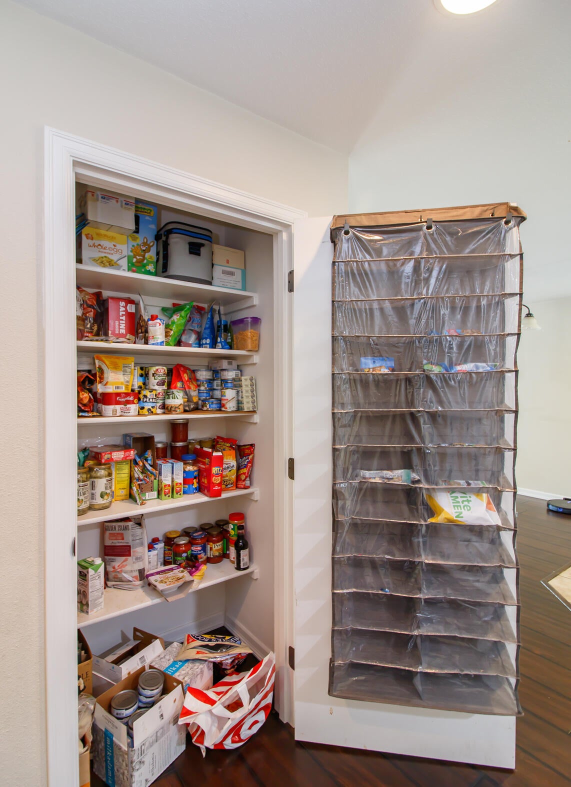 618 Spring Valley Drive Medford, OR 97501 - Photo 12 of 29 Pantry