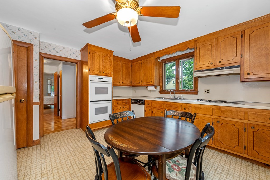 35 Radcliffe Road Arlington, MA 02474 - Photo 26 of 42
