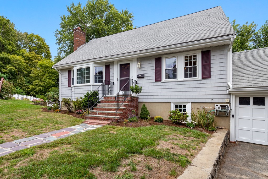 35 Radcliffe Road Arlington, MA 02474 - Photo 3 of 42