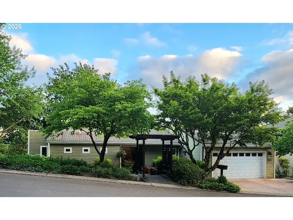 $1,075,000 | 107 Garibaldi Street, Lake Oswego, OR 97035
