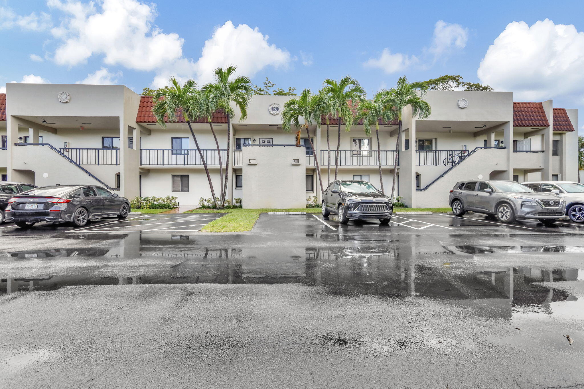 120 Northwest 70th Street, Unit 103 Boca Raton, FL 33487 - Photo 1 of 26 1-web-or-mls-_82A0261