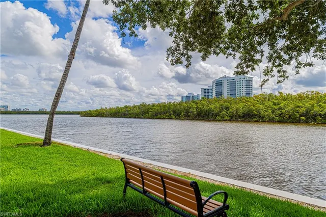 $7,500 | 25 Bluebill Avenue, Unit 301, Naples, FL 34108