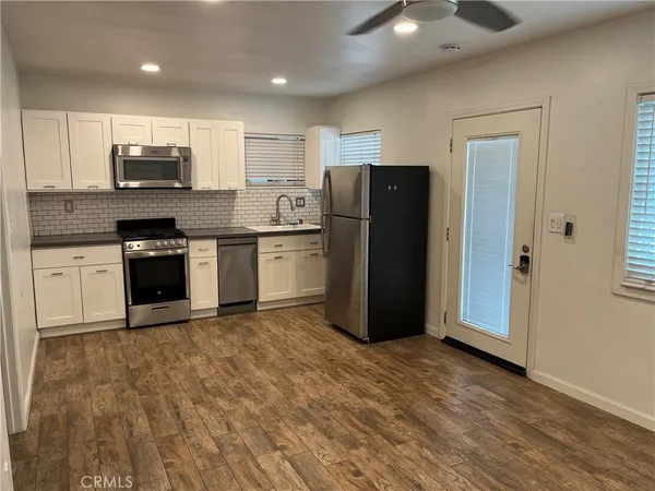 $2,000 | 3114 Washington Boulevard, Venice, CA 90291