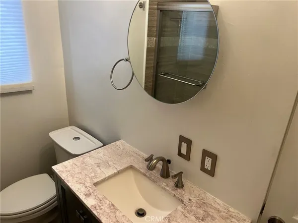 $2,000 | 3114 Washington Boulevard, Venice, CA 90291