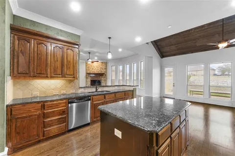 $889,900 | 415 Stoney Creek Boulevard, Sunnyvale, TX 75182